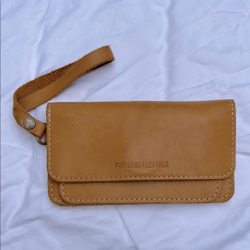 Portland leather Lily wristlet color sunflower